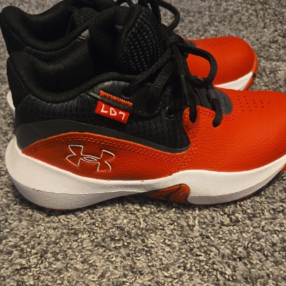 13.5 Youth Under Armour Kids Red and Black Athletic Sneakers
